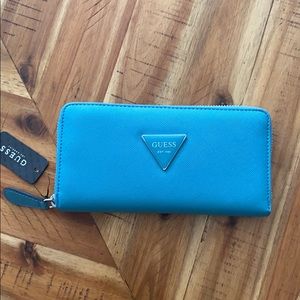 NEW Guess Wallet